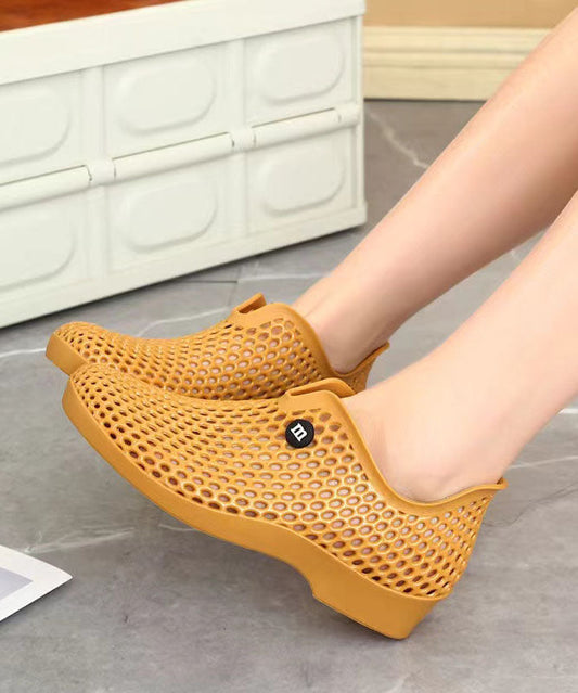 Casual Versatile Yellow Hollow Out Walking Sandals AA002