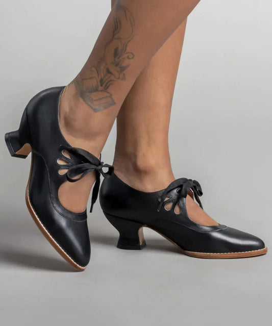 Escarpins à talons hauts de style européen et américain à bout pointu et lacets épissés UU009