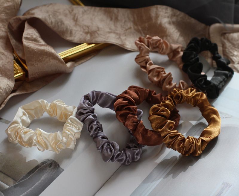 Silky 6: Set Scrunchies of