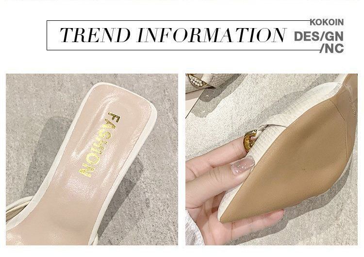 Mules pointues à talons hauts et détails en chaîne