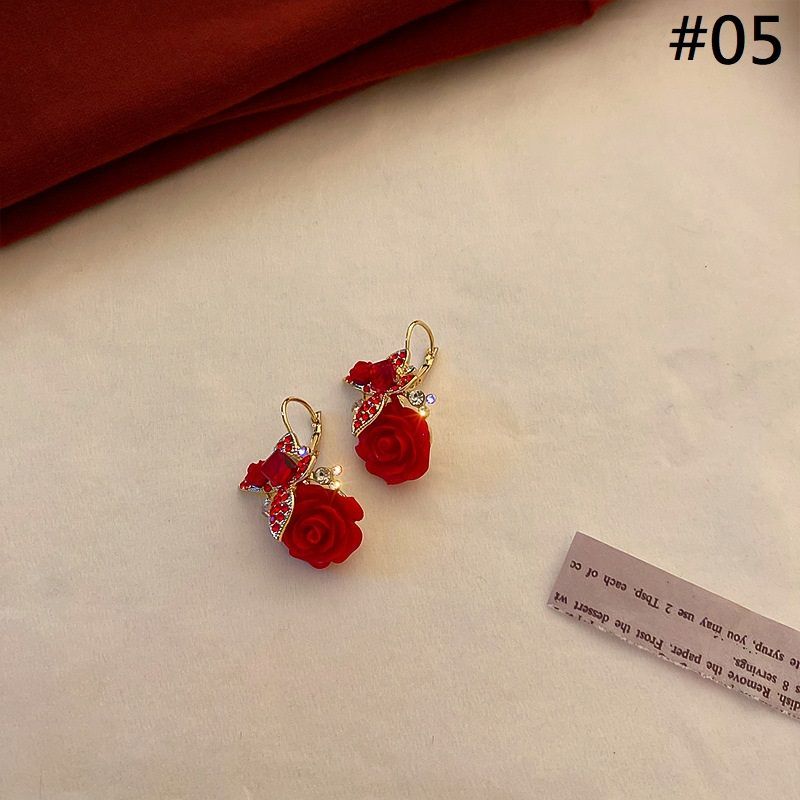 / Faux designs) Petal Pearl Earring Alloy (various