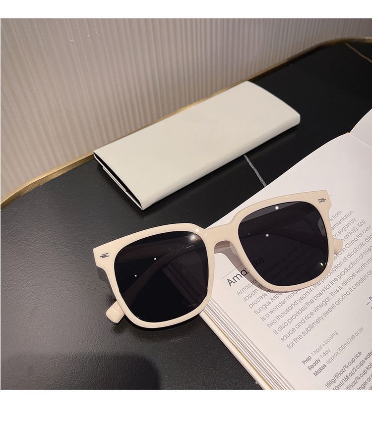 Sunglasses Square Resin