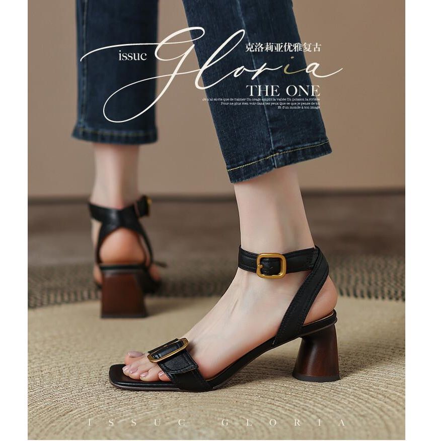 Heel Sandals Buckled Round