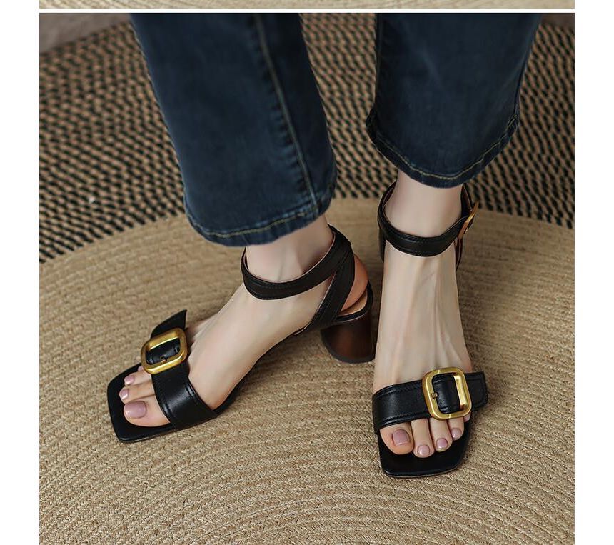Heel Sandals Buckled Round