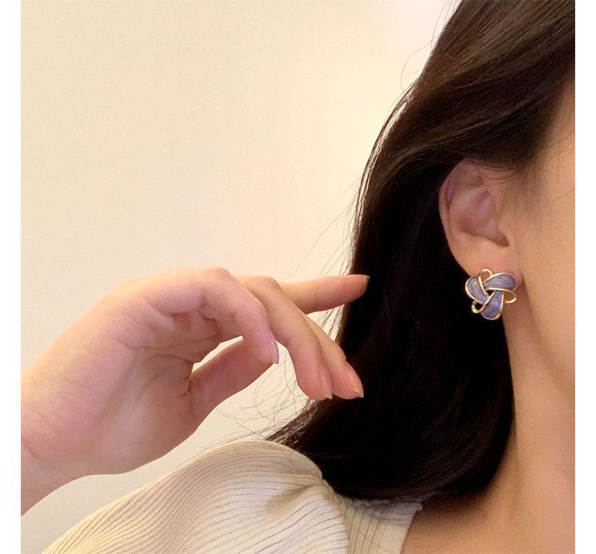 On Clip / Earring Ear Stud Triangle