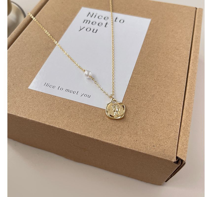 Pearl Faux Necklace Floral