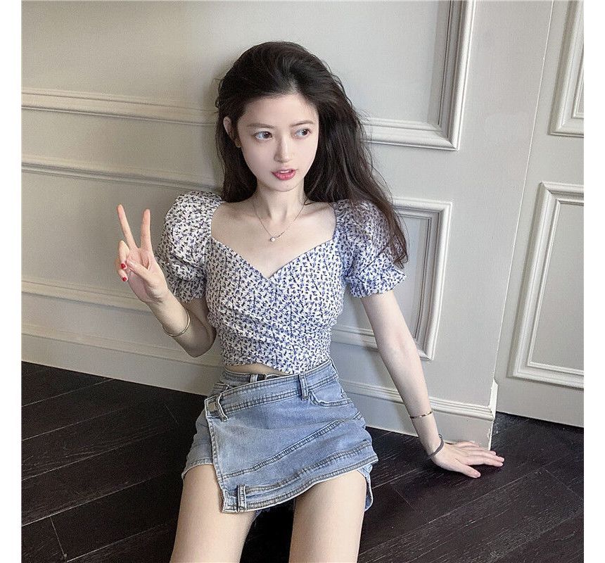 Floral Puff-Sleeve Blouse Cropped