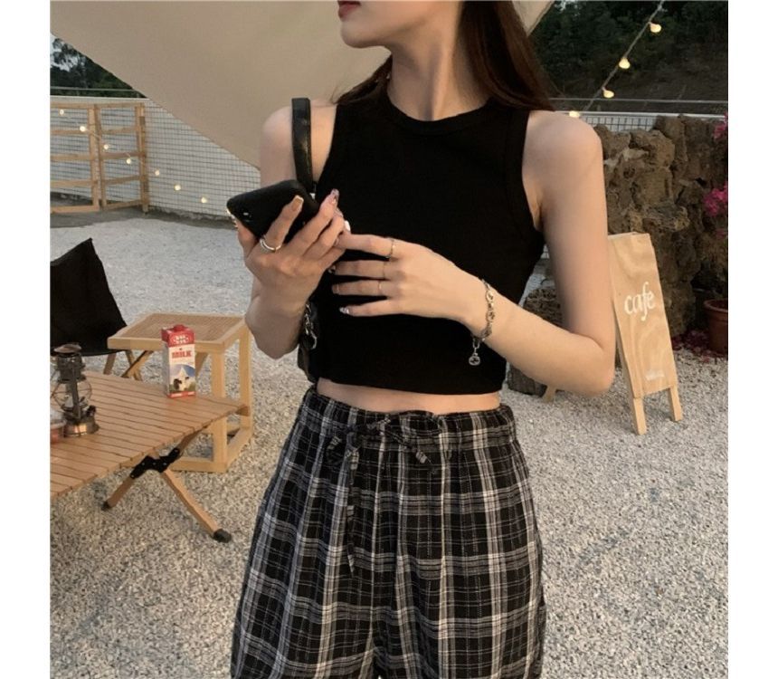 Tank Neck Top Plain Crop Round