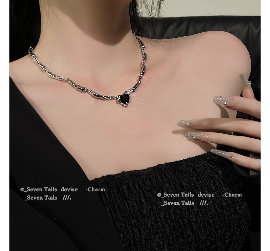 Heart Choker Alloy Pendant