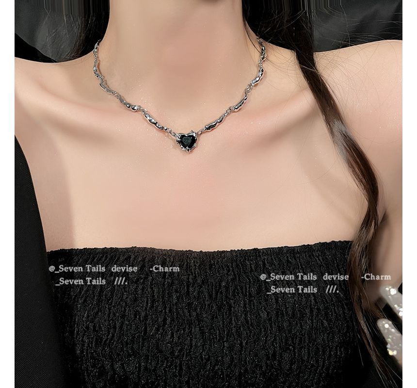 Heart Choker Alloy Pendant