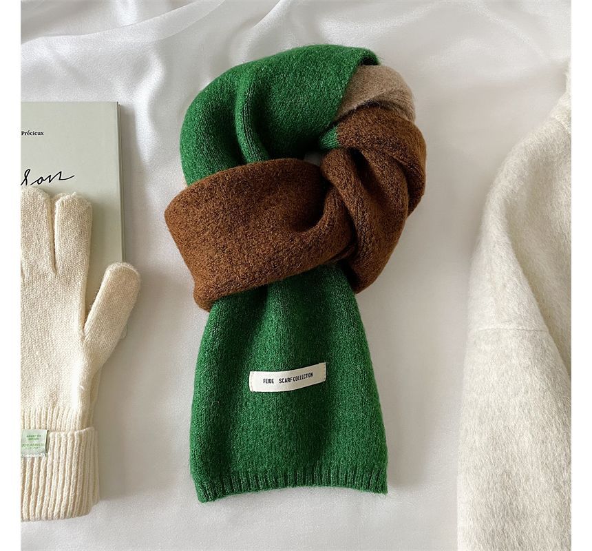 Color Knit Scarf Applique Block Lettering