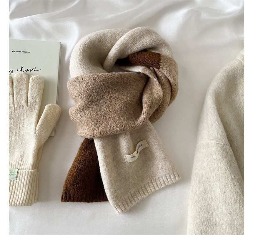 Color Knit Scarf Applique Block Lettering