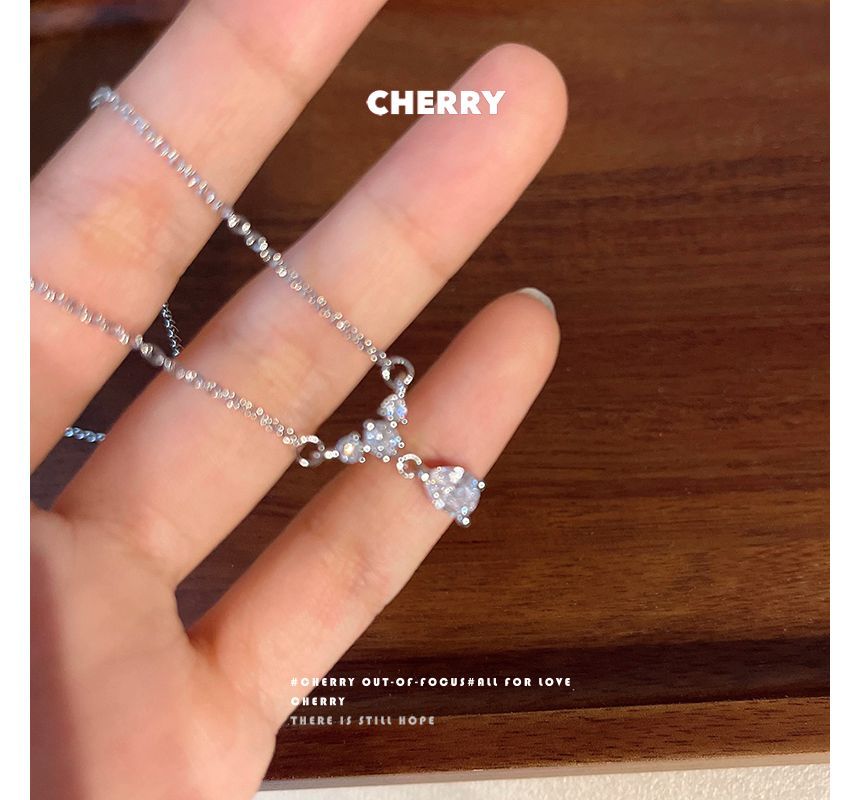 Rhinestone Pendant Necklace