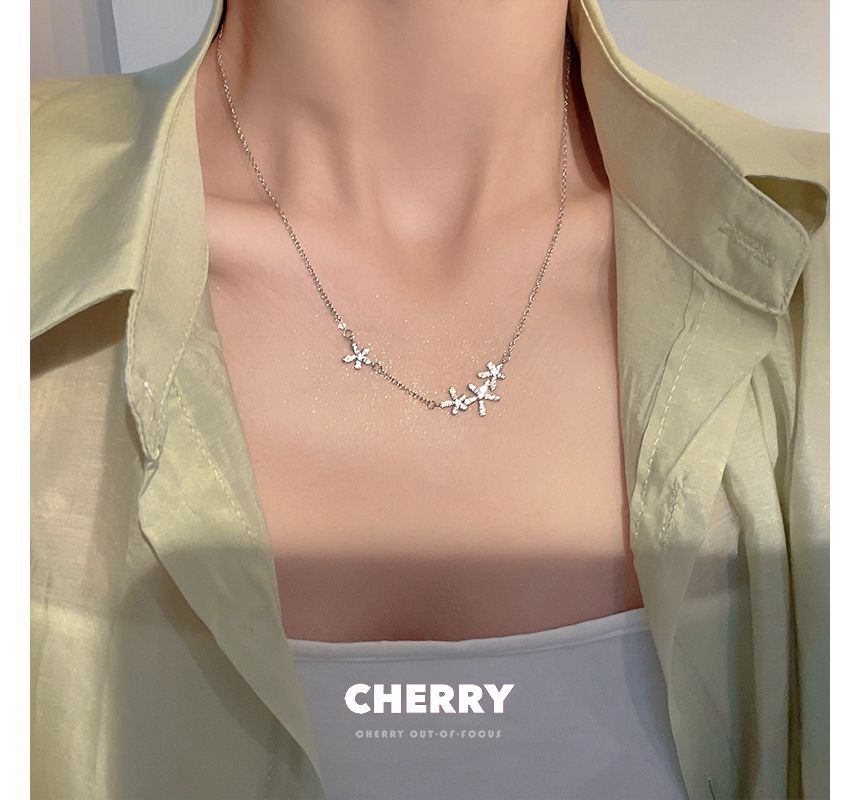 Rhinestone Pendant Necklace