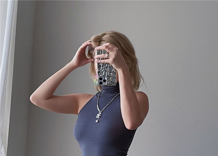 Sleeveless Slim-Fit Turtleneck Plain Dress