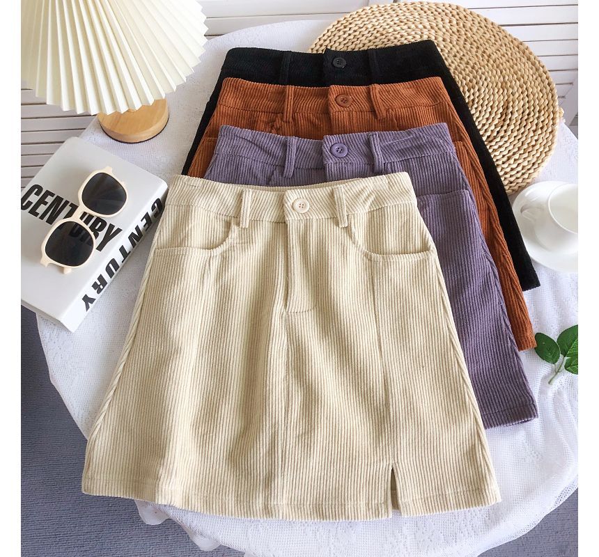 Cord-Shorts mit weitem Bein und hoher Taille