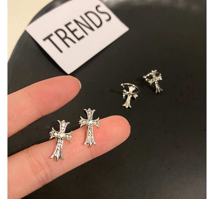 Rhinestone Crisscross Stud Earring / Ear Cuff