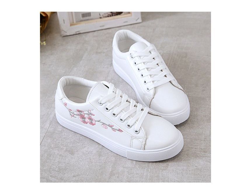 Sneakers Embroidered Floral Lace-Up