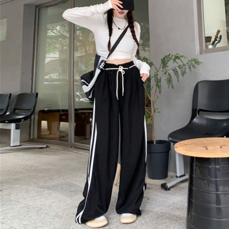 Wide Round Cutout Drawstring / Long-Sleeve Neck Plain Crop Leg Striped Sweatpants Waist Tee