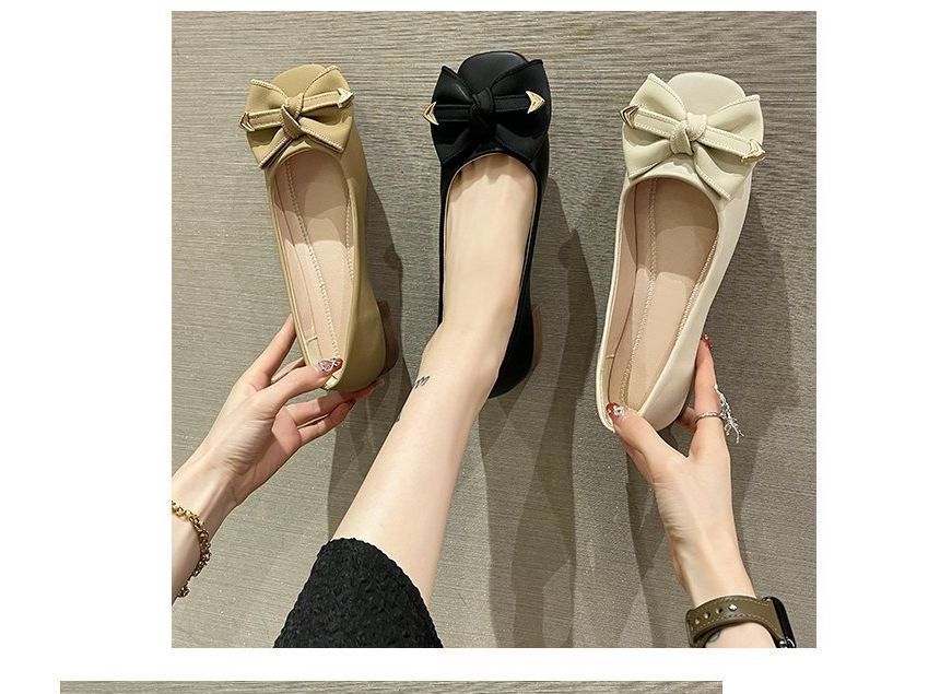 Bow Low Heel Pumps