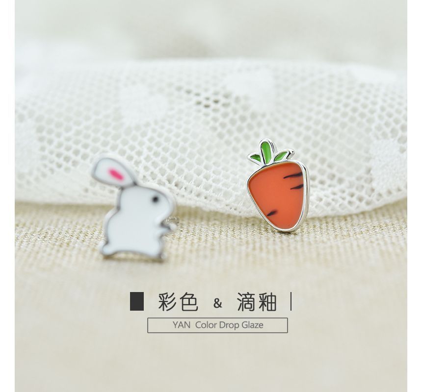 Rabbit Carrot Alloy Earring