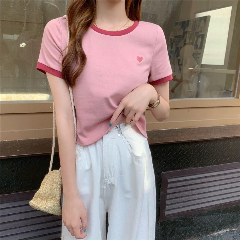 Short-Sleeve Embroidered Heart Tee Cropped Trim Contrast