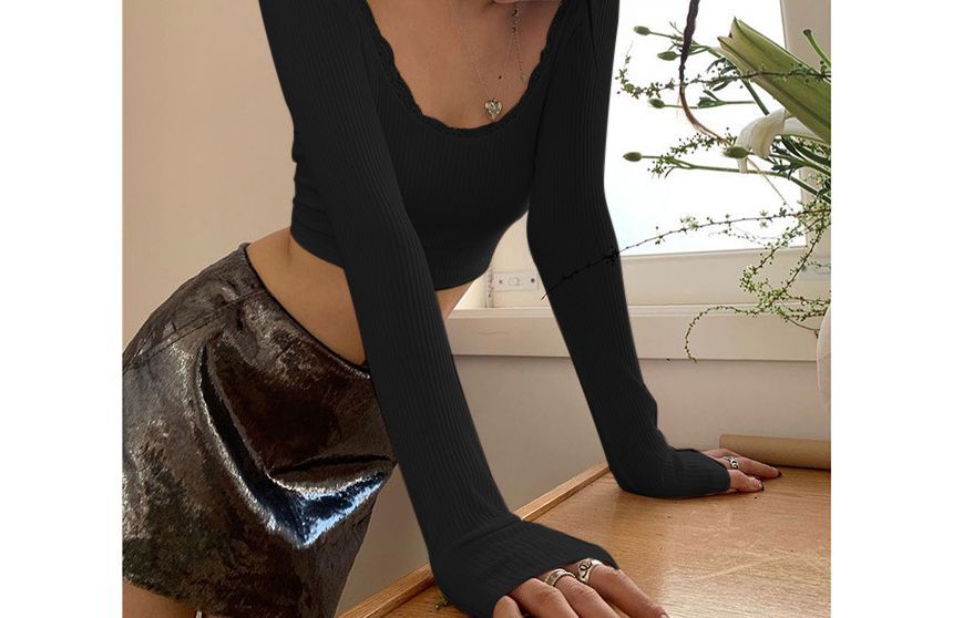 Long-Sleeve Backless Lace Trim Crop Ribbed Scoop Tee Neck Plain