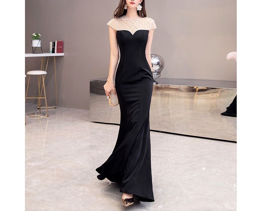 Short-Sleeve Two Tone Mermaid Evening Gown