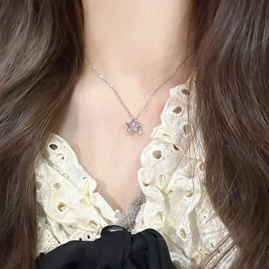 Choker Alloy Star Pendant