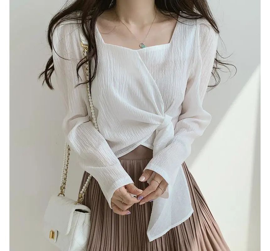Blouse Puff-Sleeve Sweetheart-Neckline Tie-Side Plain