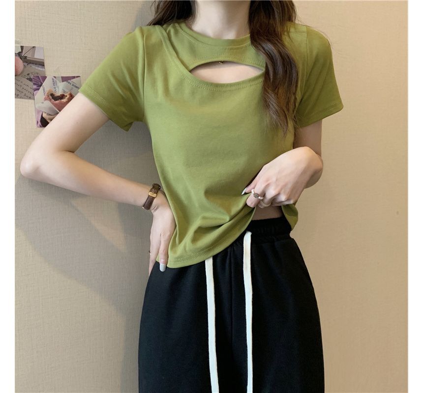 Plain Neck Cut Crew Out Short-Sleeve T-Shirt