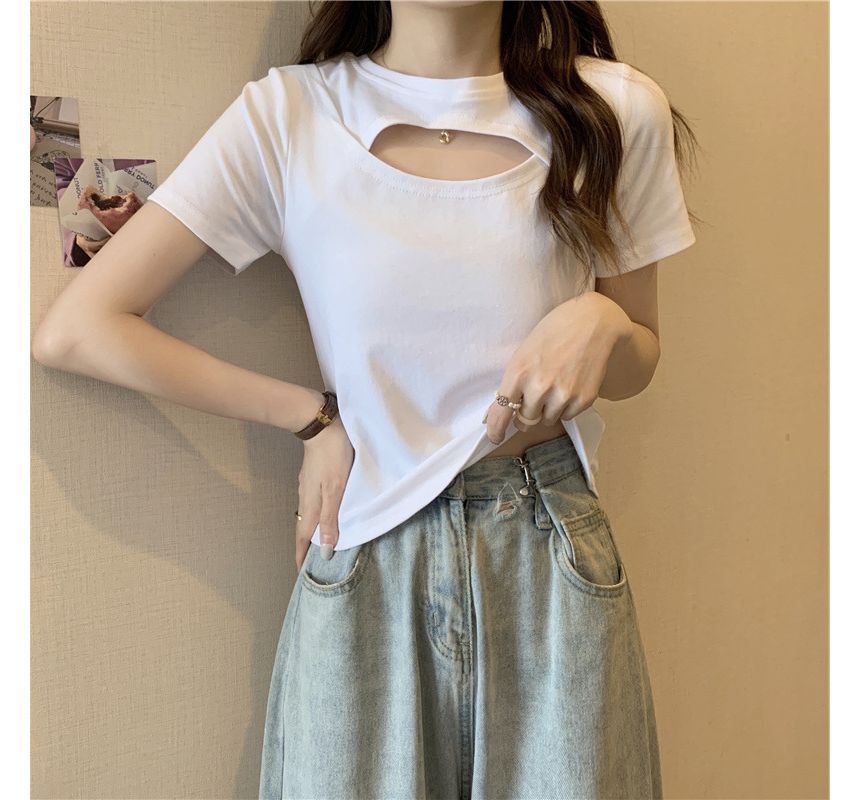Plain Neck Cut Crew Out Short-Sleeve T-Shirt
