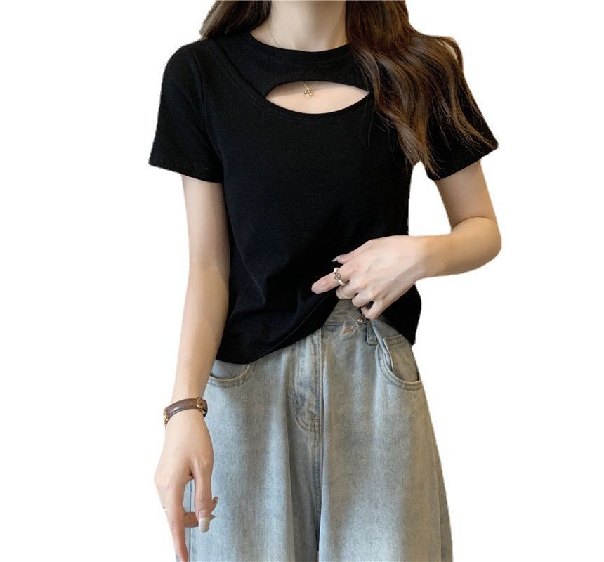 Plain Neck Cut Crew Out Short-Sleeve T-Shirt