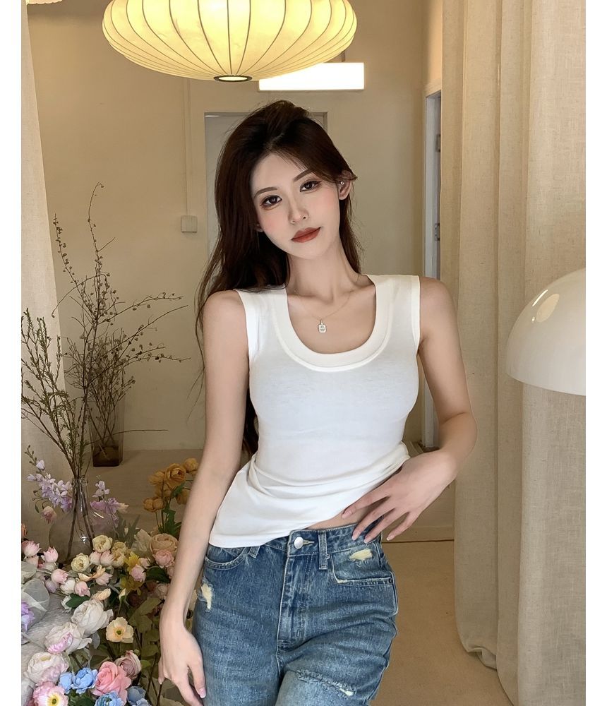 Plain Tank Neck Top Scoop