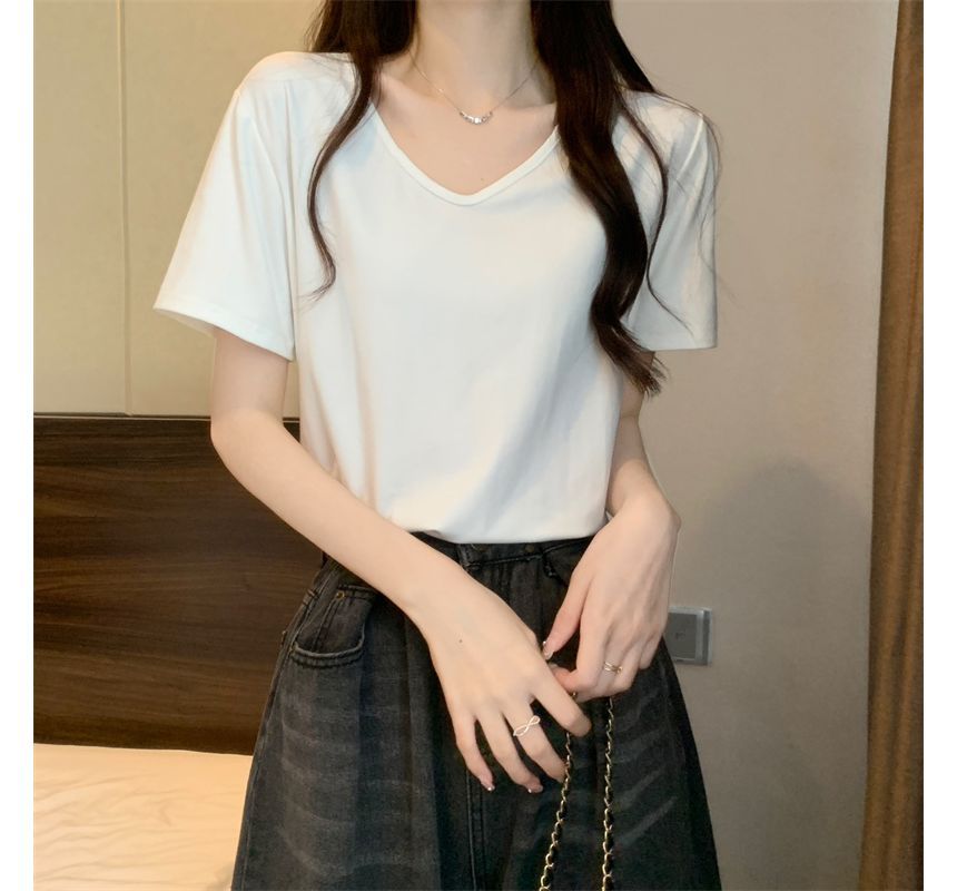 V-Neck Short-Sleeve T-Shirt Plain