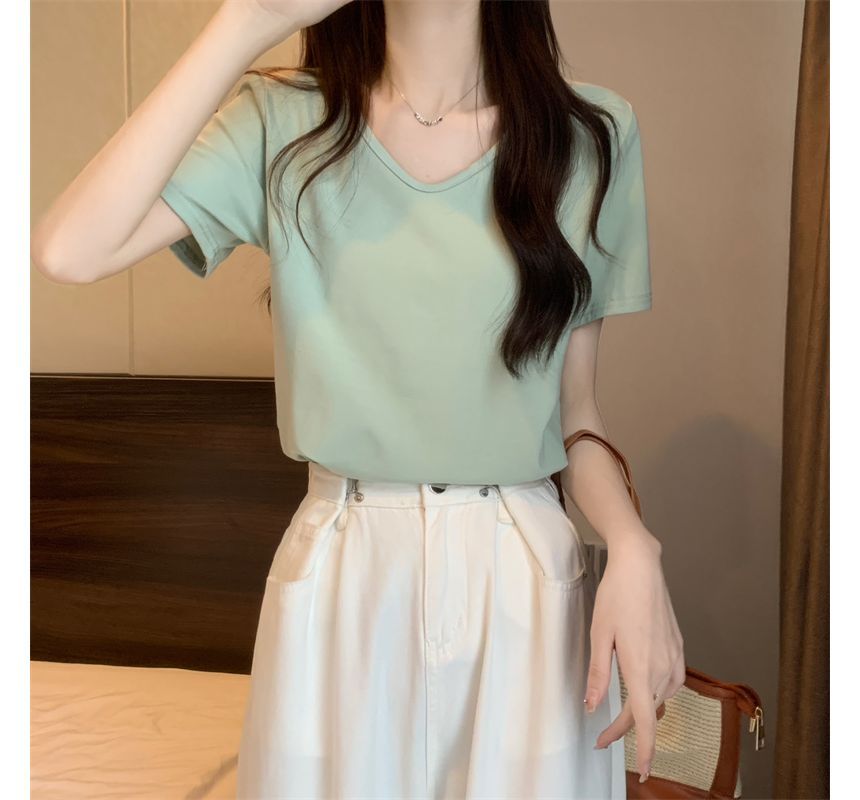 V-Neck Short-Sleeve T-Shirt Plain
