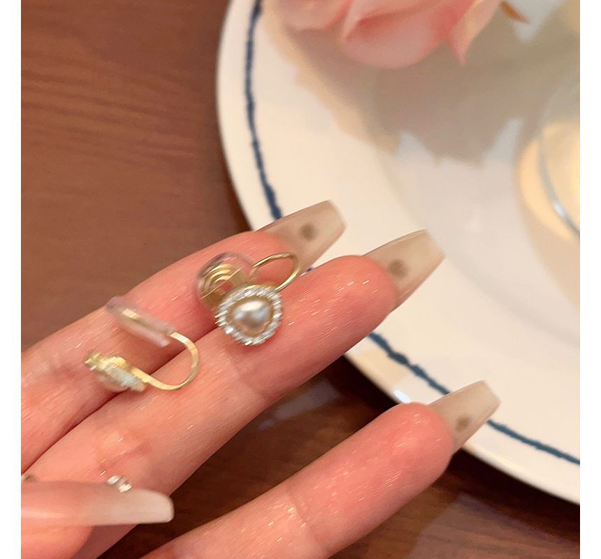 Pearl Rhinestone Stud / Earring Heart Clip-On Faux