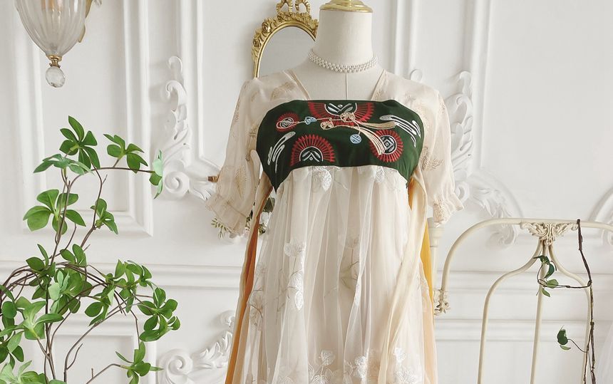 Short-Sleeve Embroidered Panel Mesh Hanfu Dress