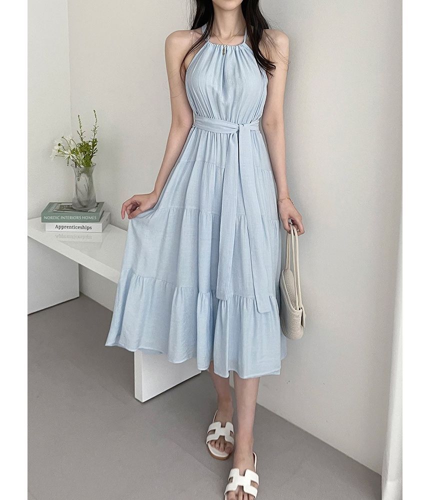 Neckholder-Sommerkleid in A-Linie mit Stufendesign in Midilänge