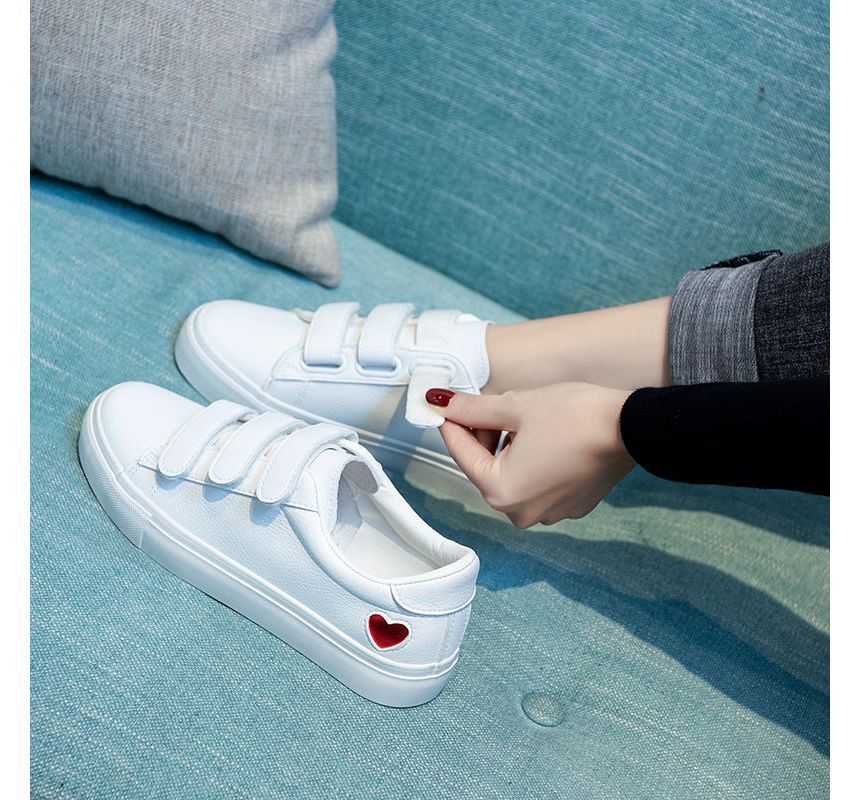 Heart Adhesive Strap Sneakers