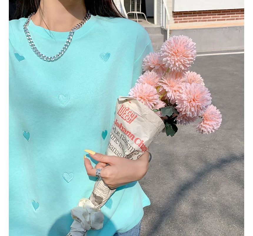Round Tee Neck Short-Sleeve Heart Embroidered