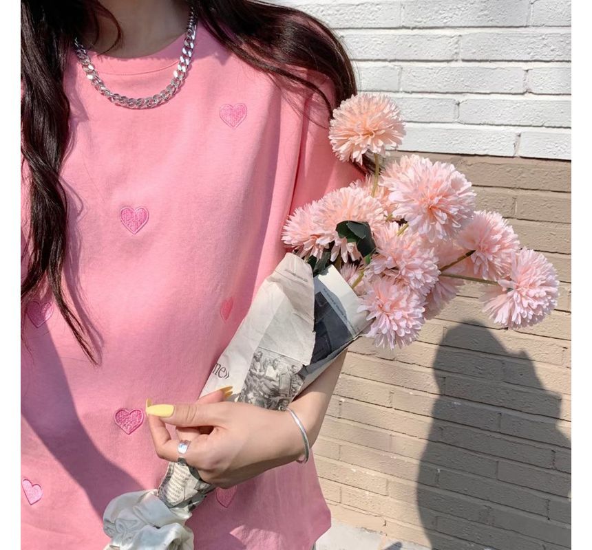 Round Tee Neck Short-Sleeve Heart Embroidered