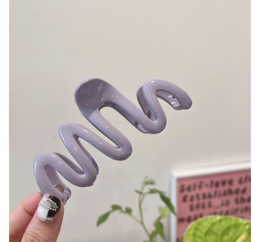 Wavy Plastic Hair Clamp