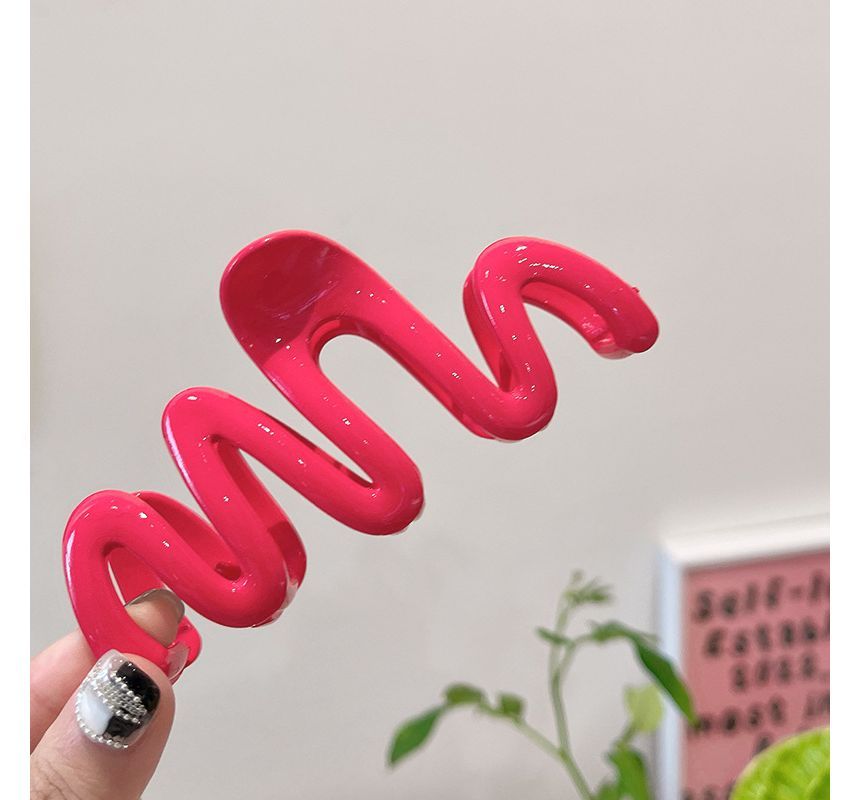 Wavy Plastic Hair Clamp