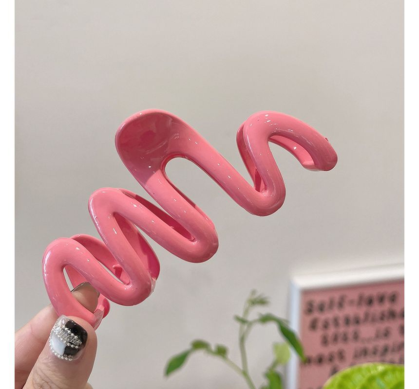 Wavy Plastic Hair Clamp