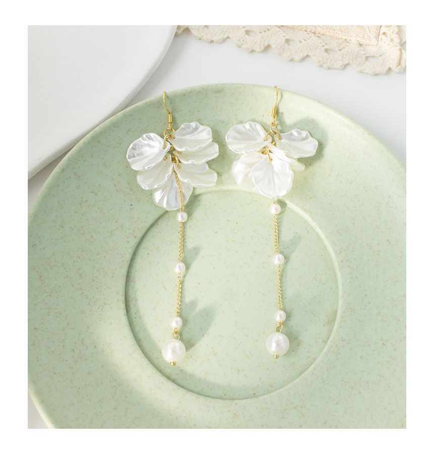 Earring Petal / Faux On Clip Drop Pearl