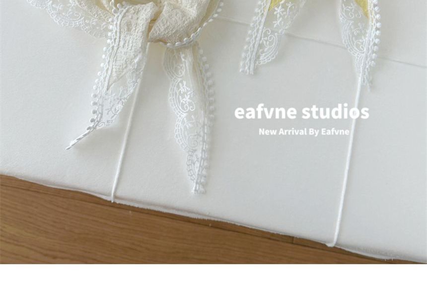 Lace Headkerchief Trim