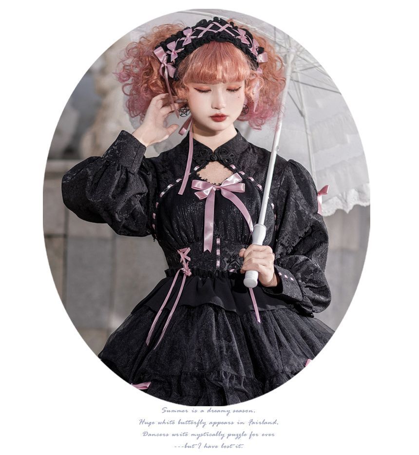 Robe trapèze Lolita bicolore à manches longues et col montant avec nœud