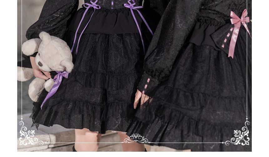 Robe trapèze Lolita bicolore à manches longues et col montant avec nœud