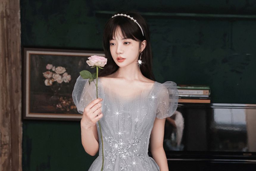 Puff-Sleeve Sweetheart Neckline Sequin Mesh A-Line Evening Gown